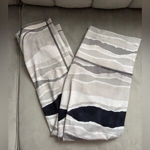 lululemon athletica True Self Crop Bleacher Stripe White Black